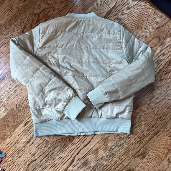 Lulu Lemon Size 12 Light gold reversible Bomber jacket - Picture 2 of 5